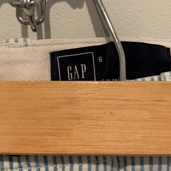 Pin stripe Gap size 6 chino pants - Picture 2 of 5